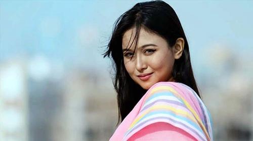 জুলাইয়ে রাজপথে নামা ভুল ছিল শীর্ষক মন্তব্য করেননি অভিনেত্রী চমক