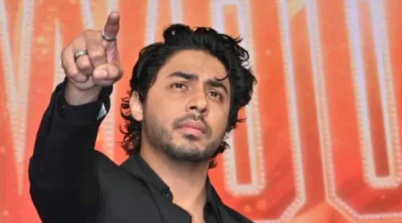 এবার শাহরুখ-পুত্র আরিয়ানের অচেনা রূপ প্রকাশ্যে!