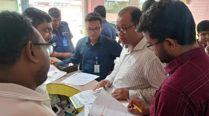 ফেনীতে স্বাস্থ্য বিভাগের অভিযান, আরও ২ প্রতিষ্ঠান সিলগালা