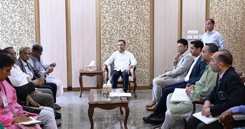 শিক্ষার্থীদের বই পড়ার অভ্যাস গড়ে তোলার করণীয় নিয়ে আলোচনা