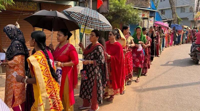 পশ্চিমবঙ্গ নির্বাচনের প্রথম ধাপ, দুপুর ১টা পর্যন্ত ভোট দিলেন ৬২% ভোটার