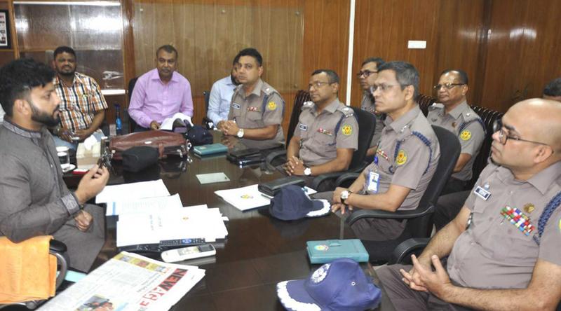 ঢাকা-৬ আসনের আইনশৃঙ্খলা বাহিনীর সঙ্গে প্রতিমন্ত্রী ইশরাকের বৈঠক