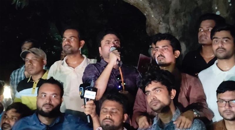 শিবিরকে ‘জুনিয়র রাজাকার’ আখ্যা, থামানোর আহ্বান রাবি ছাত্রদল সভাপতির