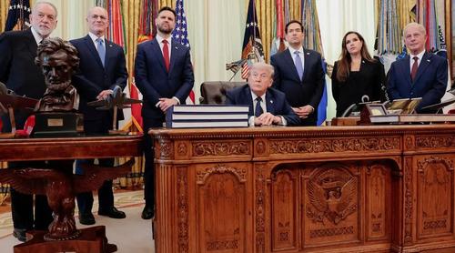 ইসরায়েল-লেবাননের যুদ্ধবিরতি ৩ সপ্তাহ বাড়ানোর ঘোষণা ট্রাম্পের