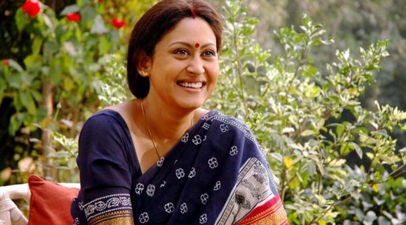 কালি দিয়ে আঙুলে দাগ করে দিত মা, আমি ভাবতাম ভোট দিয়েছি: ইন্দ্রাণী