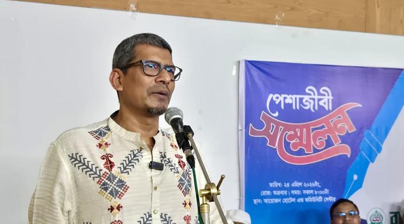 ‘সরকার যেভাবে চলছে, মনে হয় না ছয় মাসও আয়ু আছে’