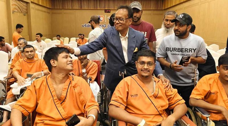 থাইল্যান্ডে চিকিৎসাধীন জুলাইযোদ্ধাদের খোঁজ নিলেন প্রযুক্তিমন্ত্রী