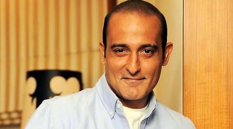 কেন শুটিং সেটে নীরব থাকেন অক্ষয় খান্না?