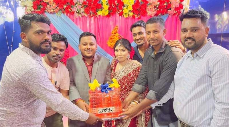 মৌলভীবাজারে বউভাতে নবদম্পতিকে অকটেন উপহার