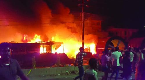 নারায়ণগঞ্জে ঝুটের গোডাউনে আগুন, তিন ঘণ্টা পর নিয়ন্ত্রণে