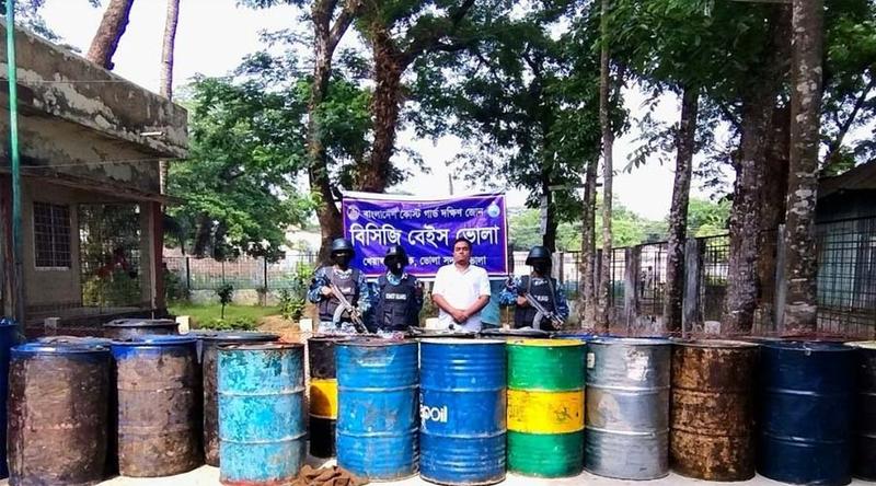 ভোলায় ২,৮৫০ লিটার জ্বালানি তেল ও ৯০০ লিটার ভেজাল ভোজ্যতেল জব্দ