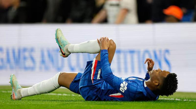 চোটে মৌসুম শেষ এস্তেভাওয়ের, বিশ্বকাপ খেলা নিয়েও শঙ্কা