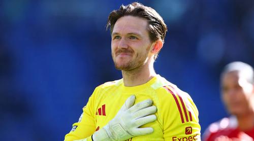 তৃতীয় পছন্দের গোলরক্ষককে খেলানো ছাড়া উপায় নেই লিভারপুলের