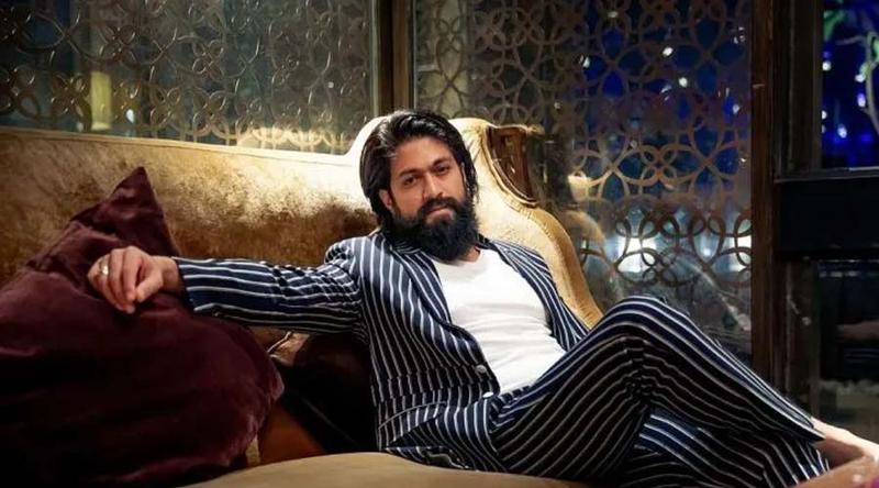 বিতর্কের মাঝেই ‘টক্সিক’ নিয়ে মুখ খুললেন যশ