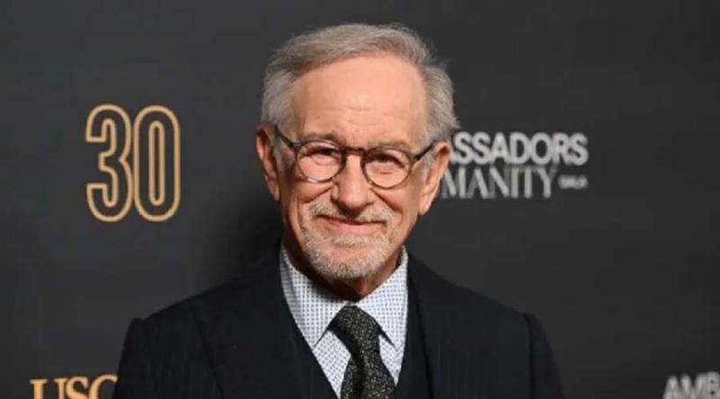 রহস্য আর ভিনগ্রহী গল্পে ফিরছেন স্পিলবার্গ