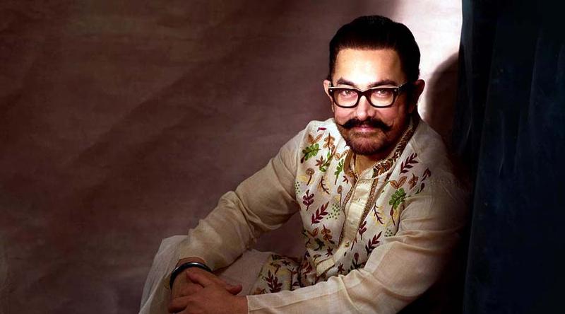 পরিচালকের কাছে ধমক, কেন খাবার খাওয়া বন্ধ করেন আমির খান?