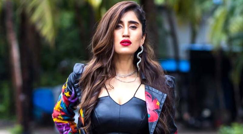 এবার বিয়ের পিঁড়িতে সঙ্গীতশিল্পী আকাসা সিং!