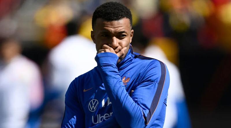 এমবাপ্পেকে নিয়ে দুশ্চিন্তায় রিয়াল মাদ্রিদ ও ফ্রান্স