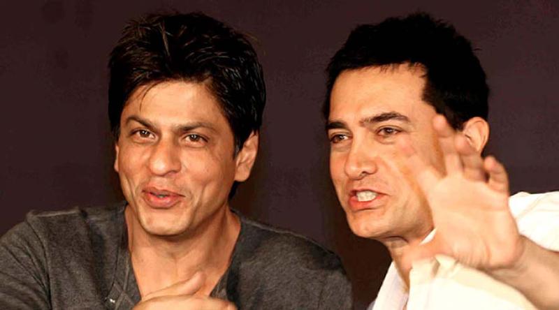 শাহরুখের সিনেমা দেখে অঝোরে কেঁদেছিলেন আমির খান