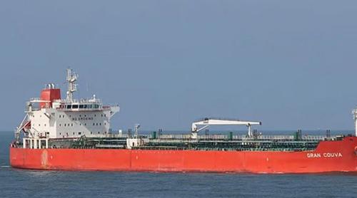 ৩৪ হাজার টন বিমানের তেল নিয়ে চট্টগ্রাম বন্দরে জাহাজ