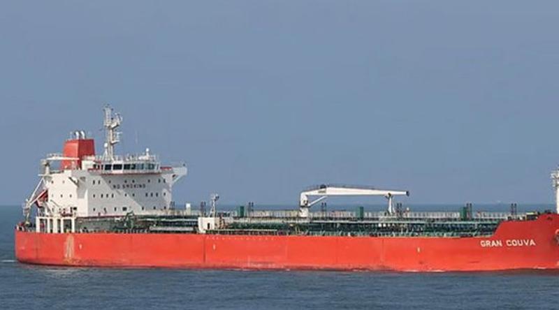 ৩৪ হাজার টন বিমানের তেল নিয়ে চট্টগ্রাম বন্দরে জাহাজ