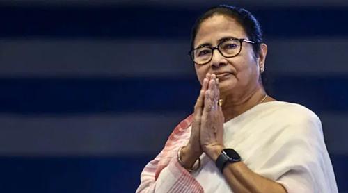 সভা চলাকালে মাইকের শব্দে মেজাজ হারালেন মমতা