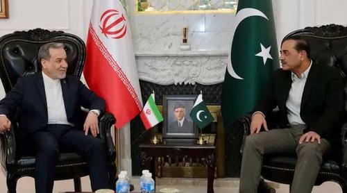 ইসলামাবাদে পাকিস্তানের সেনাপ্রধানের সঙ্গে আরাগচির বৈঠক