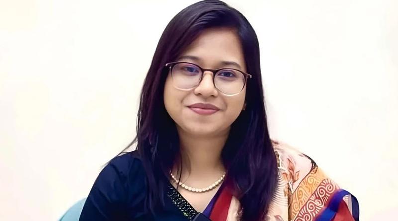 মনোনয়ন বাতিলই থাকছে মনিরা শারমিনের