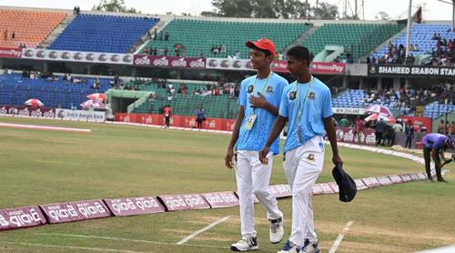 দুই দশক পর নতুন রূপে ফিরল বল বয়ের সংস্কৃতি