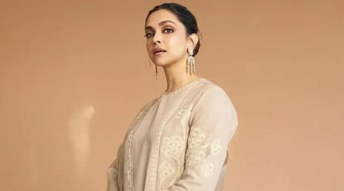 মাতৃত্বের মাঝেও ব্যস্ত দীপিকা