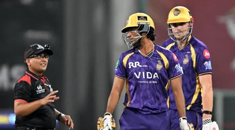 আউট হয়ে বিতর্কিত আচরণে শাস্তি পেলেন কলকাতার ব্যাটার