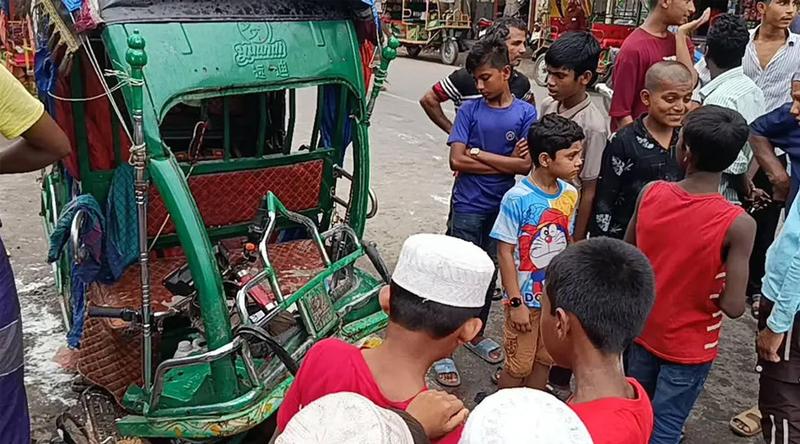 ভোলায় ট্রাক-অটোরিকশার মুখোমুখি সংঘর্ষ, আহত ৬