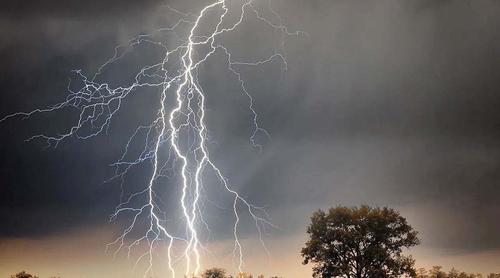 বজ্রপাতে ৪ জেলায় ৯ জনের মৃত্যু