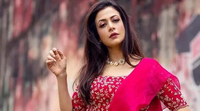 আজ জনপ্রিয় অভিনেত্রী কোয়েল মল্লিকের জন্মদিন