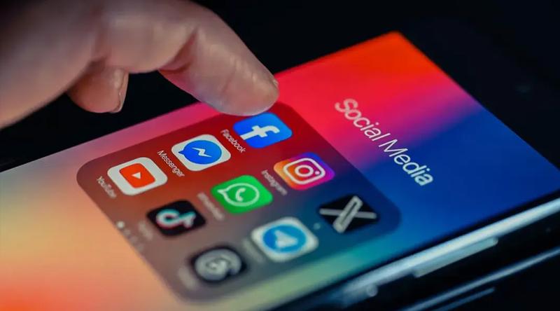 সোশ্যাল মিডিয়া স্ক্যামে ১ বিলিয়ন ডলার হারিয়েছে গ্রাহকরা