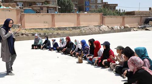 বহু নারী স্বাস্থ্যকর্মী ও শিক্ষক হারাতে পারে আফগানিস্তান, সতর্ক করল জাতিসংঘ