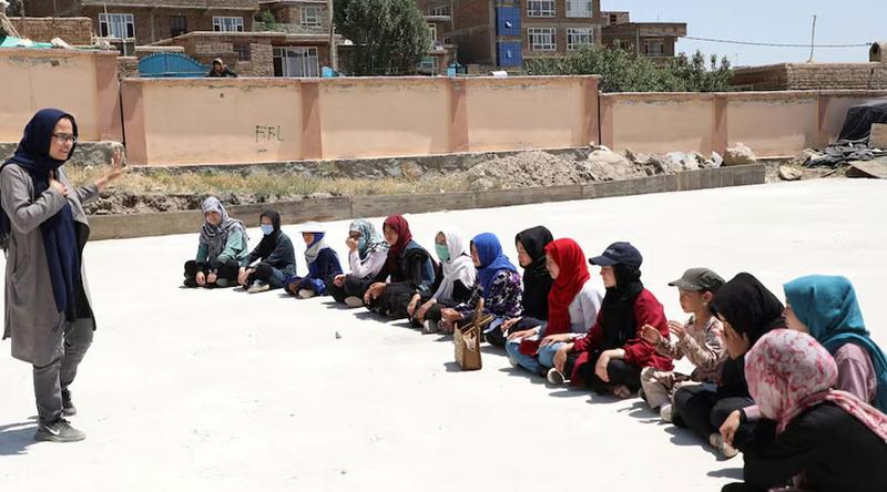 বহু নারী স্বাস্থ্যকর্মী ও শিক্ষক হারাতে পারে আফগানিস্তান, সতর্ক করল জাতিসংঘ