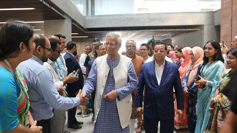 ইউনূসের ‘ভিভিআইপি’ মর্যাদা ৬ মাস নয়, ১ বছর থাকবে