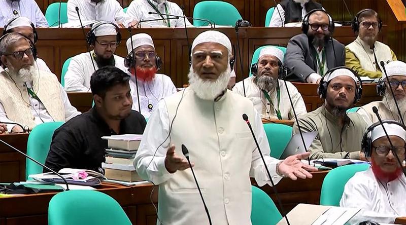 সবাই আমাকে খুব ভালোবাসে, সেইজন্য আমাকে নিয়ে কচলায় সবাই: জামায়াত আমির