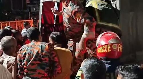 কুড়িগ্রামে ট্রাক-মাইক্রোবাস সংঘর্ষে নিহত ৩, আহত ১৩