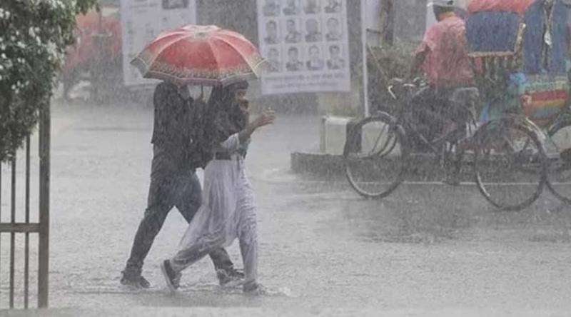 ঢাকায় বৃষ্টির সঙ্গে দমকা হাওয়ার আভাস, বাড়তে পারে তাপমাত্রাও