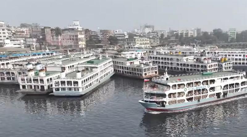 ২ ঘণ্টা বন্ধের পর পাটুরিয়া-দৌলতদিয়া ও আরিচা-কাজিরহাটে নৌযান চলাচল স্বাভাবিক