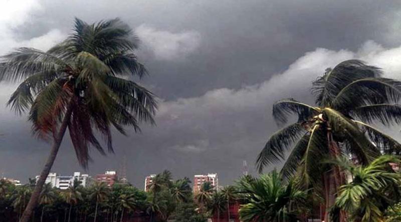 দুপুরের মধ্যে কয়েকটি অঞ্চলে ৬০ কিমি বেগে ঝড় ও বজ্রবৃষ্টির শঙ্কা