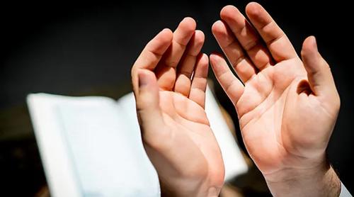 ঝড়-তুফানের সময় মহানবী কোন দোয়া পড়তেন?