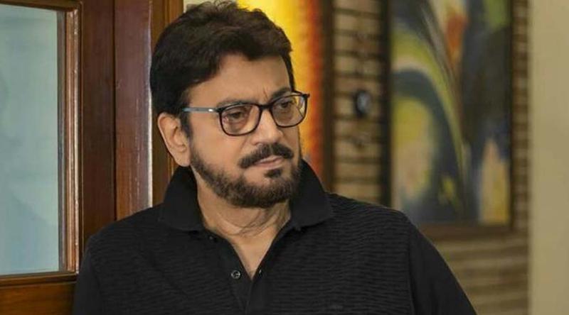 ইভিএম বিভ্রাটে ভোট না দিয়েই কেন্দ্র ছাড়লেন চিরঞ্জিত