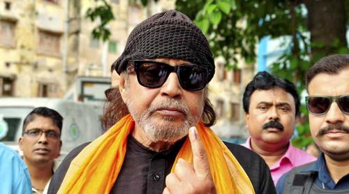 ভোট দিয়ে বেরিয়ে কী বার্তা দিলেন মিঠুন চক্রবর্তী?