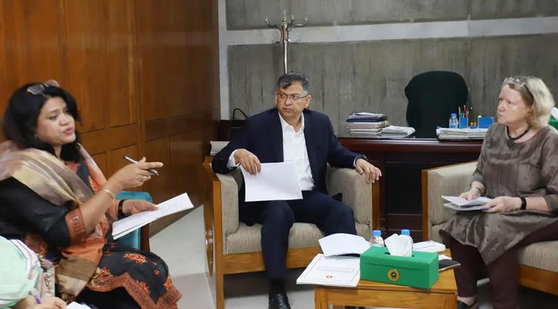 বর্তমান সরকার সংবাদপত্র ও মতপ্রকাশের স্বাধীনতায় বিশ্বাসী: স্বরাষ্ট্রমন্ত্রী