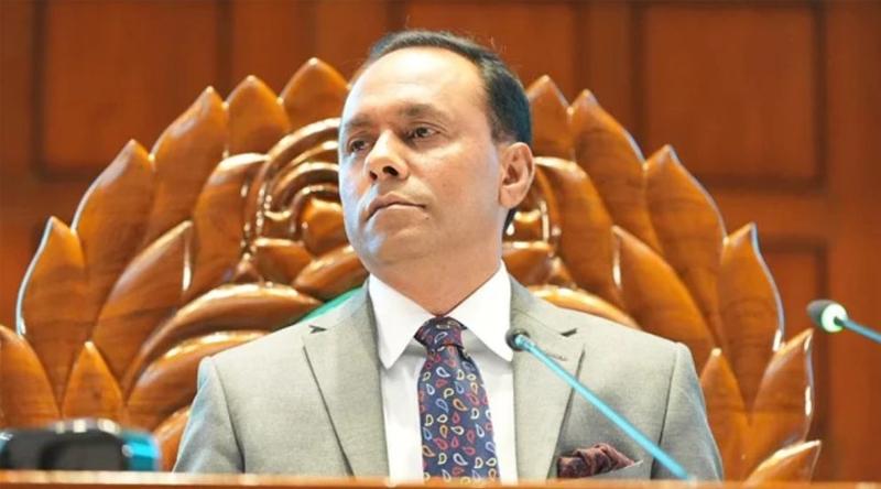 ‘উপহার’ পেয়ে দুই মন্ত্রীর কথা বলার সময় বাড়ালেন ডেপুটি স্পিকার