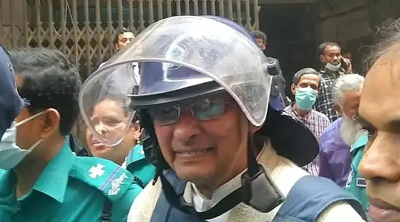 ইনুকে ‘টেনশন না করতে’ বলা দুই পুলিশ সদস্য প্রত্যাহার