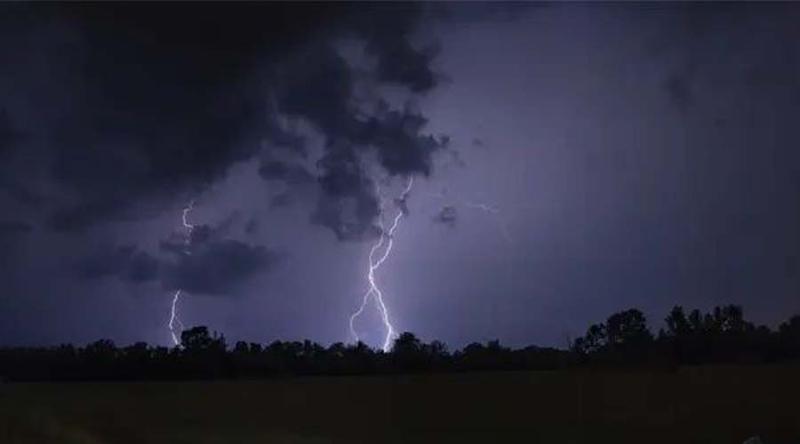 মঠবাড়িয়ায় বজ্রপাতে দুজনের মৃত্যু, একজন নিখোঁজ